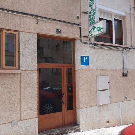Habitaciones Pension El Parque Sabiñánigo 外观 照片