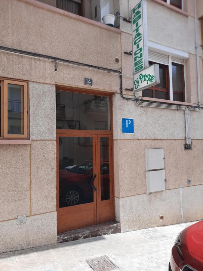 Habitaciones Pension El Parque Sabiñánigo 外观 照片