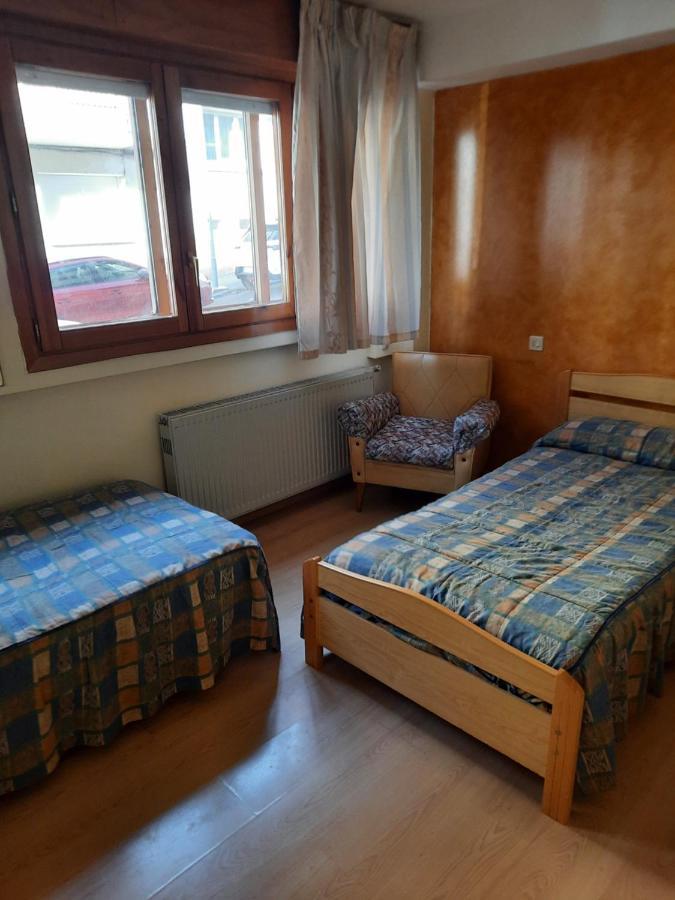 Habitaciones Pension El Parque Sabiñánigo 外观 照片
