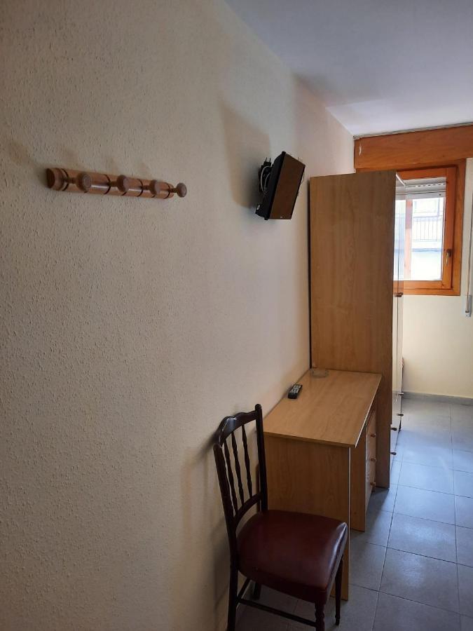 Habitaciones Pension El Parque Sabiñánigo 外观 照片