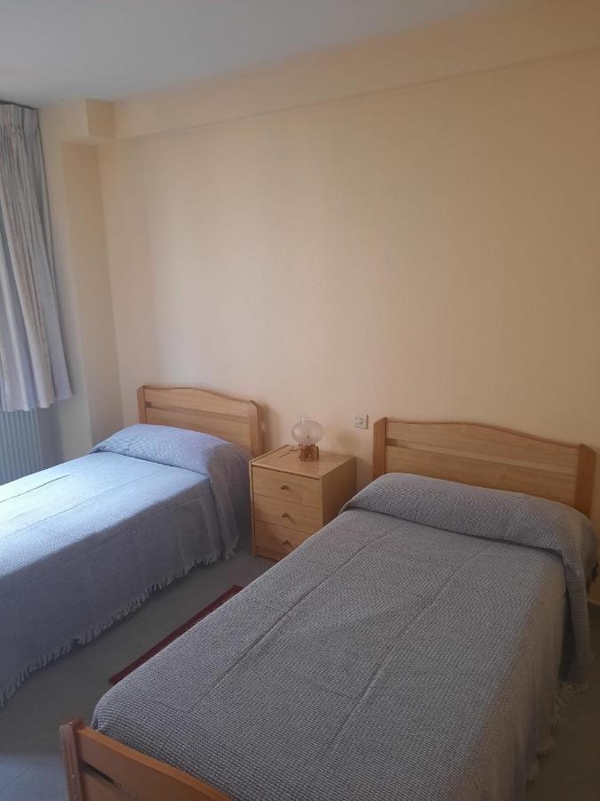 Habitaciones Pension El Parque Sabiñánigo 外观 照片